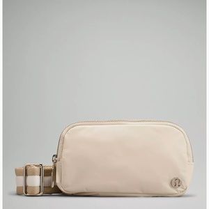 Lululemon Everywhere Crossbody Bag